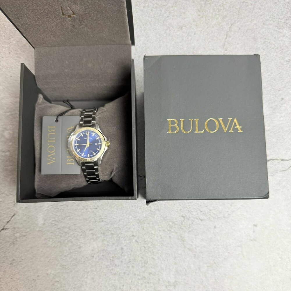 Bulova Women's Quartz Calendar Silver-Tone Calendar Watch 30MM 98M138 - Picture 2 of 6